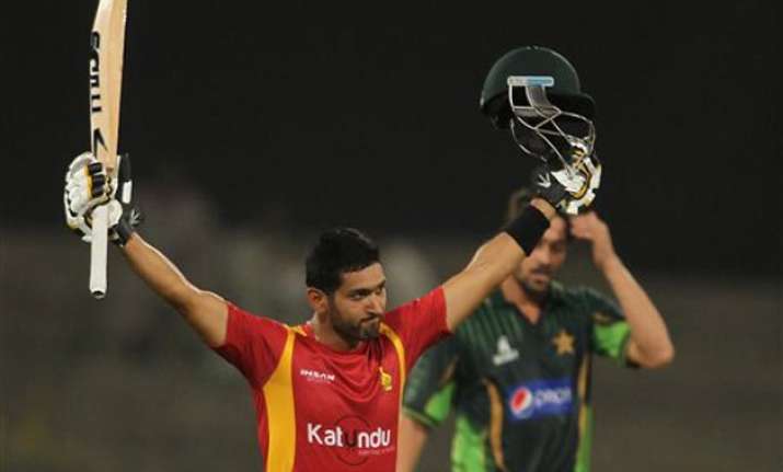 pak vs zim raza chibhabha lift zimbabwe to 268 7