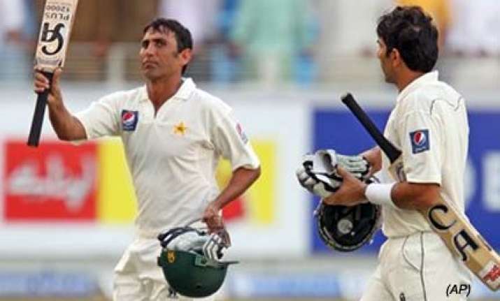 ton up younis helps pakistan foil south africa