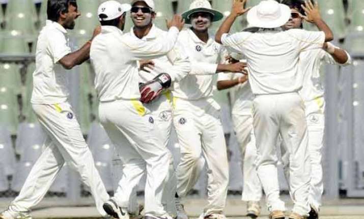ranji trophy tn crush mumbai by an innings virtually
