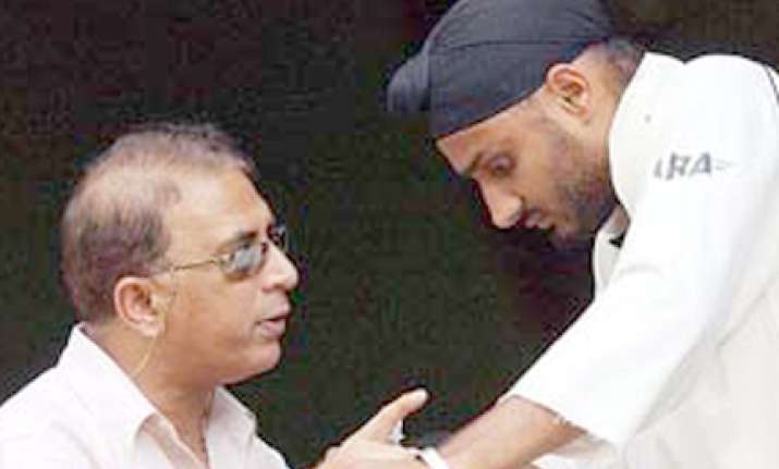 harbhajan wants to score a century for sunny bhai