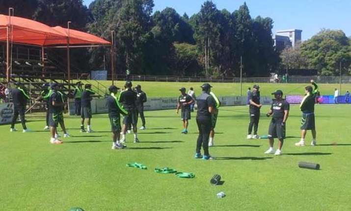 india must beat zimbabwe 3 0 to remain second in odi