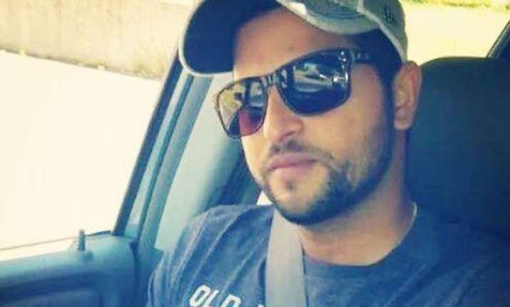 suresh raina bowled over by meeruthiya gangsters