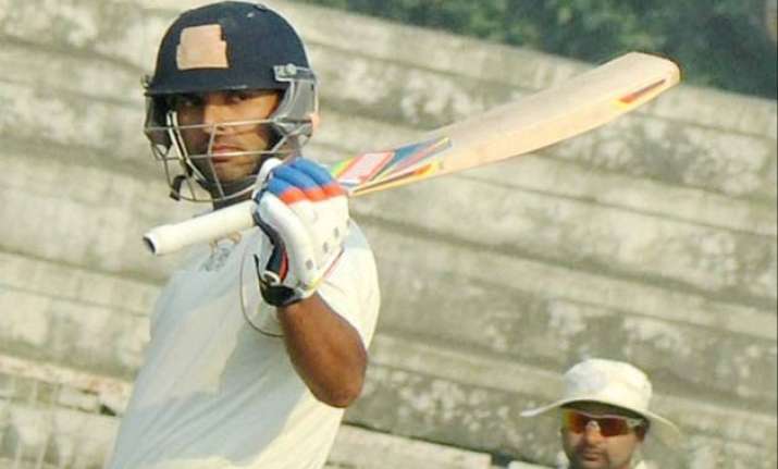 yuvraj singh bats for cancer awareness initiative