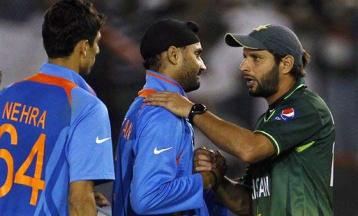 india is lucky to have a captain in dhoni afridi