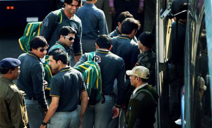 india pakistan teams arrive in kolkata