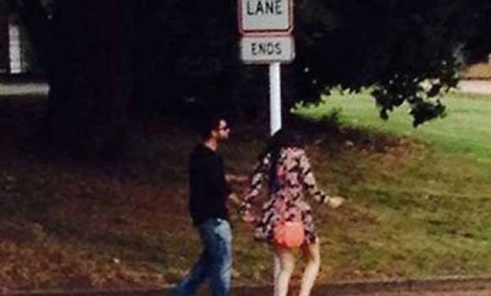 is anushka with virat in new zealand