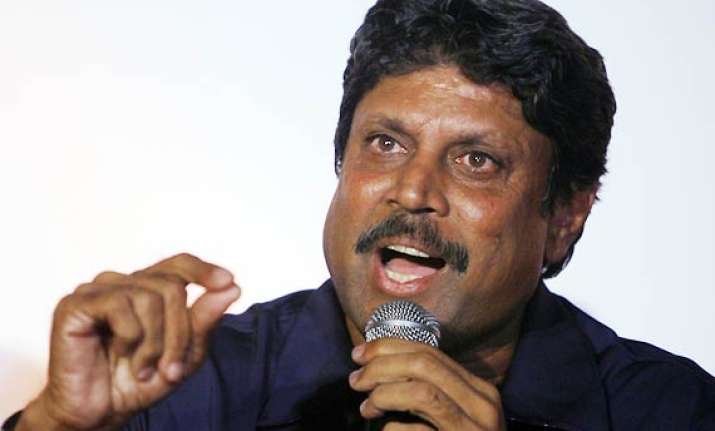 kapil slams dhoni seniors for not motivating youngsters