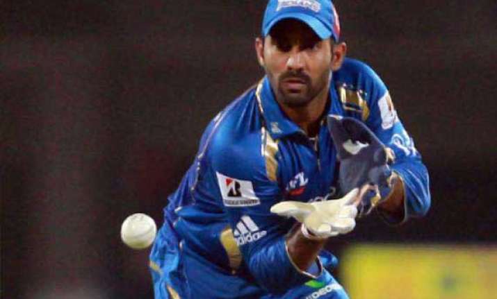 karthik is eager to play under kirsten again
