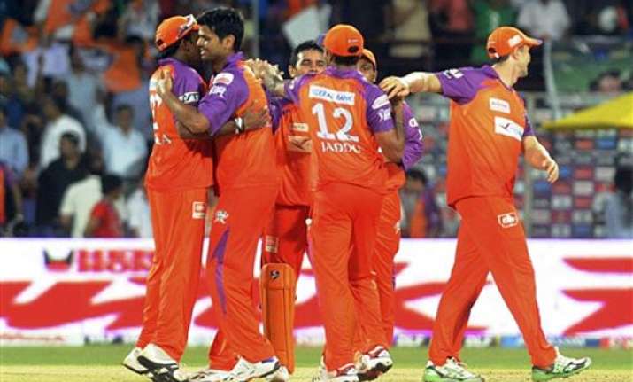kochi tuskers kerala beat kkr by 17 runs to stay afloat