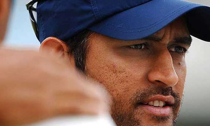 lucky to have great seniors around me dhoni