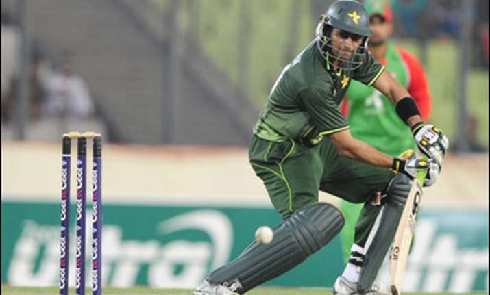 malik and farhat axed for asia cup