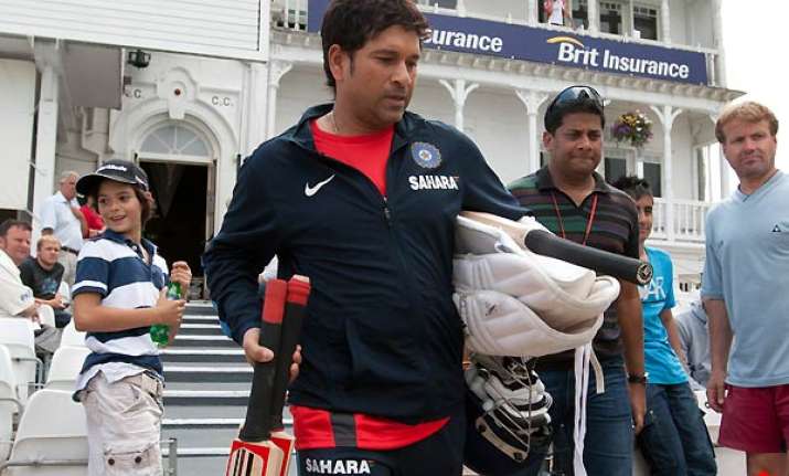 man with sachin s debit card nabbed in mumbai atm