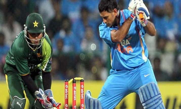 middle order failed to capitalise dhoni