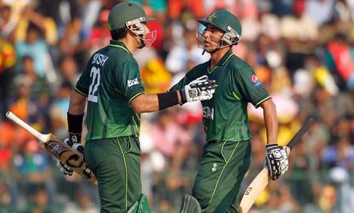 afridi shines with ball in pakistan s thrilling win over
