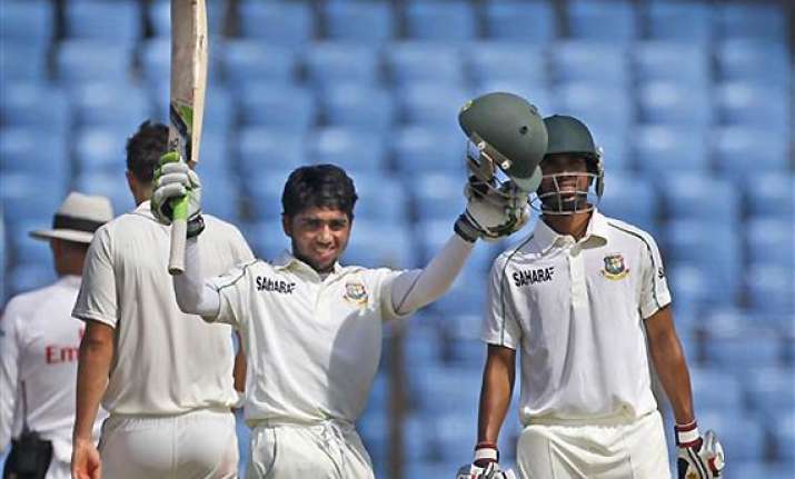 mominul maiden ton lead bangladesh to 272 vs new zealand