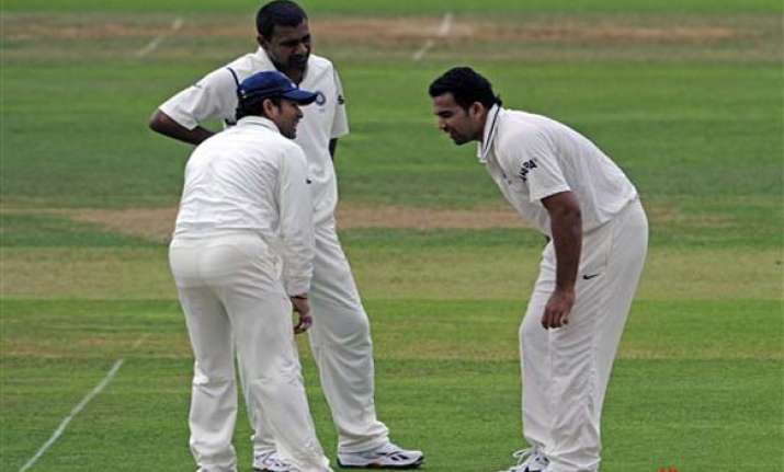 munaf or sreesanth may replace injured zaheer