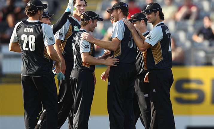 nz beats zimbabwe by 7 wickets in 1st twenty20