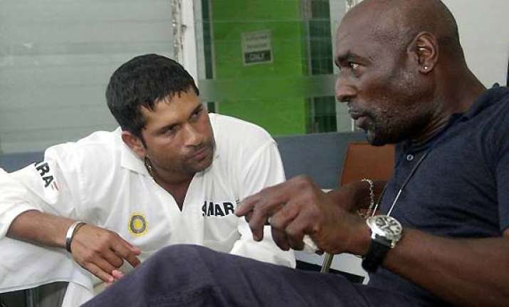 nobody is qualified to suggest sachin on retirement viv