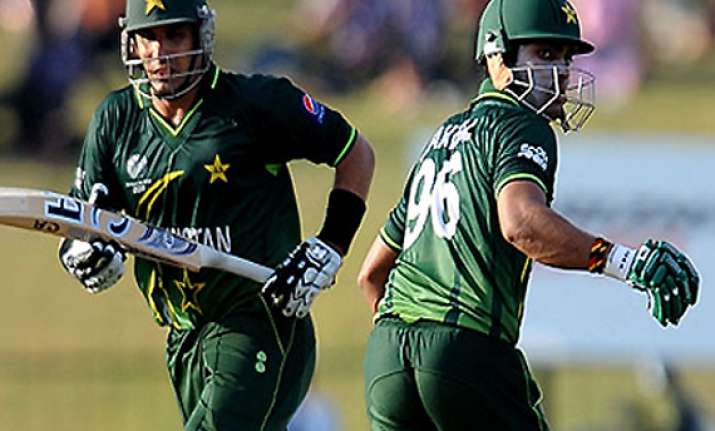 pak bowlers sink bangladesh to record t20 win