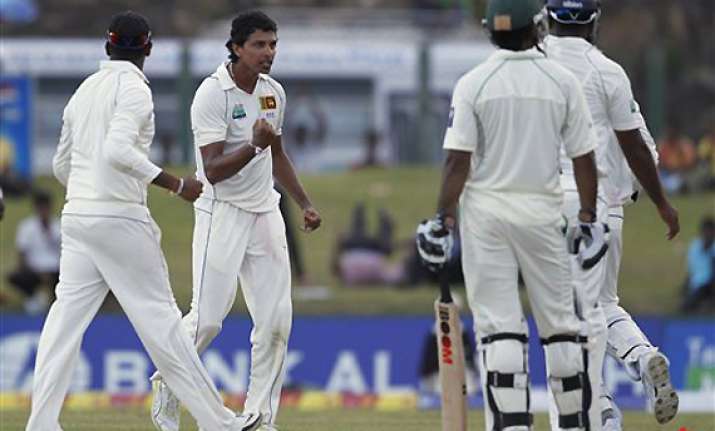 pakistan reeling at 85 for 5 against sri lanka in 1st test