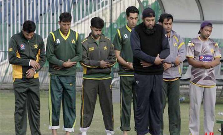pakistan team arrives in new delhi for india series