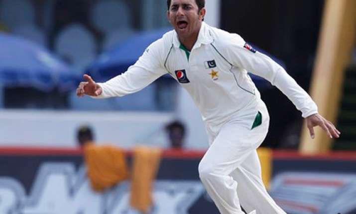 sri lanka thump pakistan by 209 runs in first test