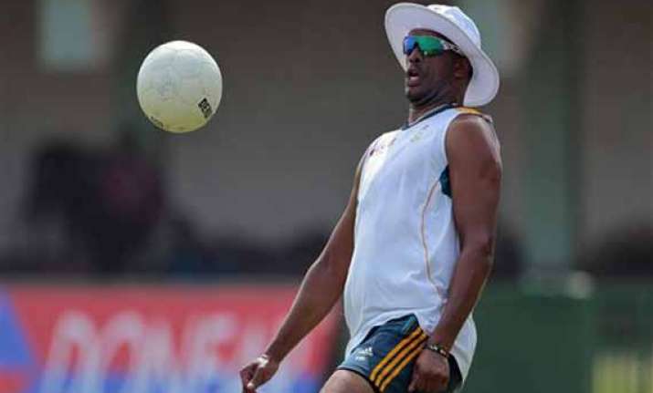 philander fined for ball tampering