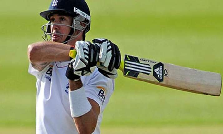 pietersen puts england ahead of lanka in rose bowl test