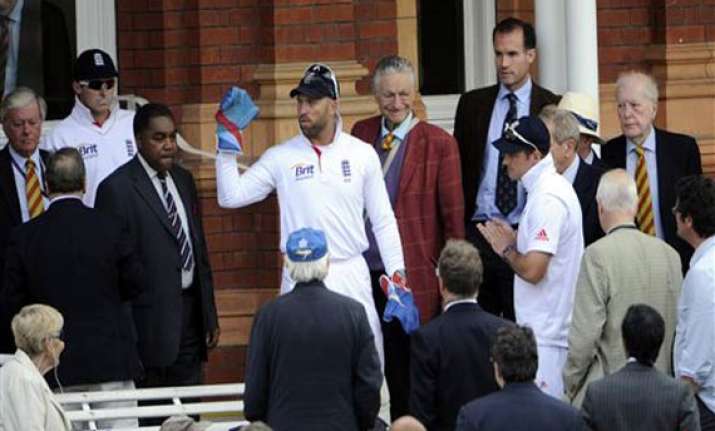 prior sorry for smashing window over mcc members