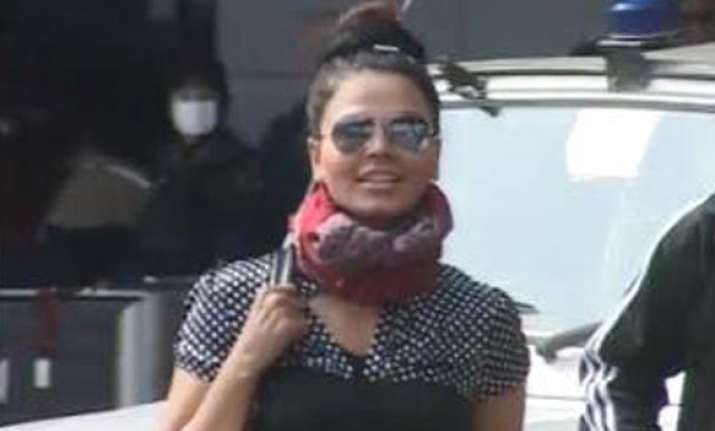 rakhi sawant flies in to delhi for india tv bigg toss
