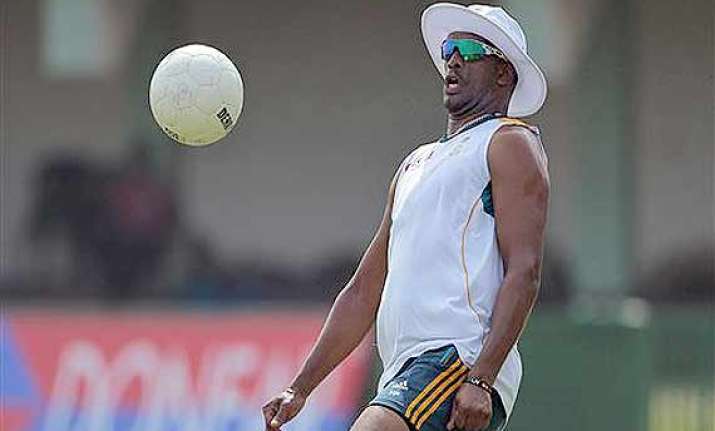 sl vs sa vernon philander fined for ball tampering