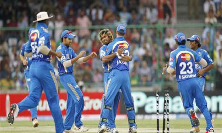 sl cricketers asked to leave ipl early