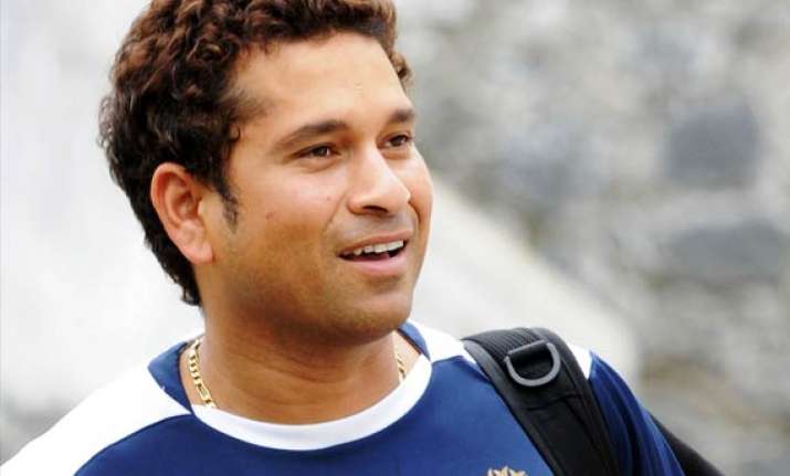 sachin tendulkar to get 100 gold coins from mca for 100th