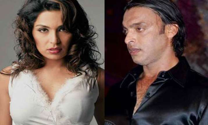 shoaib akhtar nihayati badtameez hai says pak actress meera