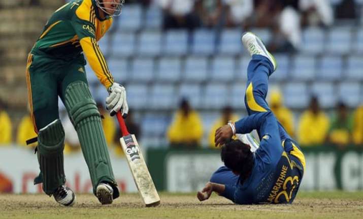 sri lanka thrashes south africa by 8 wickets