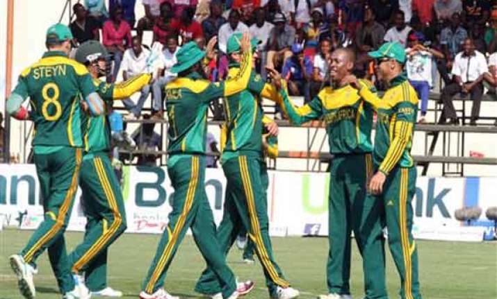 south africa recovers to beat zimbabwe by 61 runs