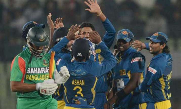 sri lanka beats bangladesh in 1st 1 day match