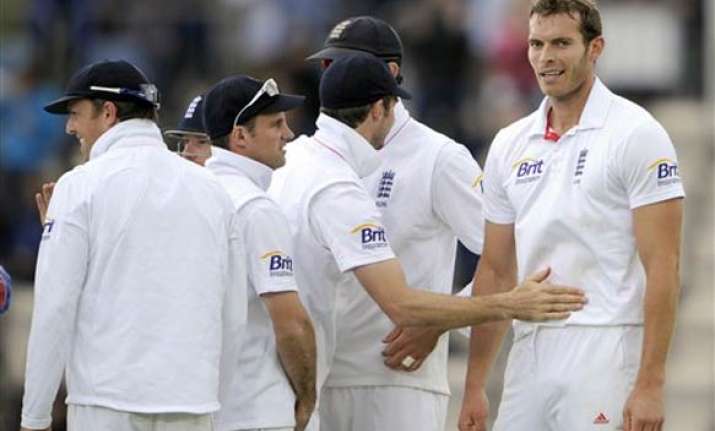 sri lanka facing defeat in third test and series