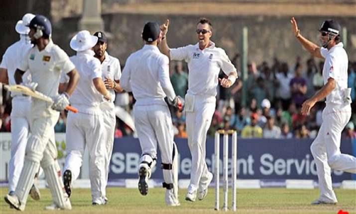 sri lanka 84 5 lead england by 209 after 2 days