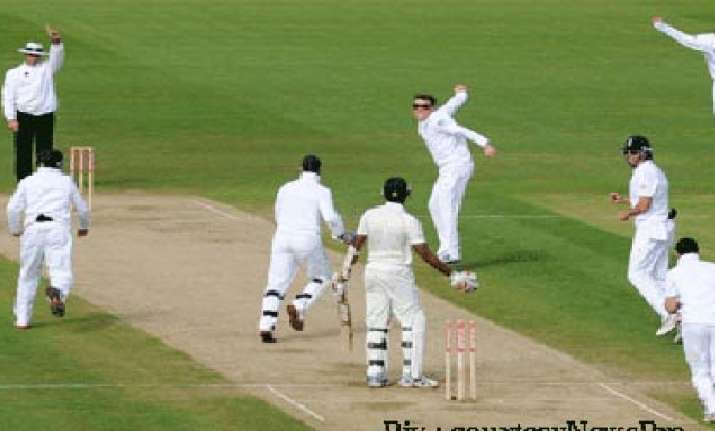 sri lanka suffers humiliating innings defeat in first test