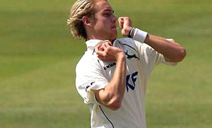 stuart broad says he is fit to lead england
