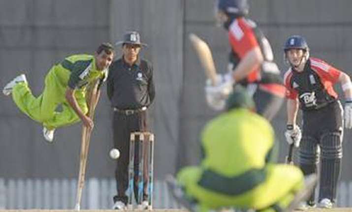 stunning pics of disabled pak england cricketers playing