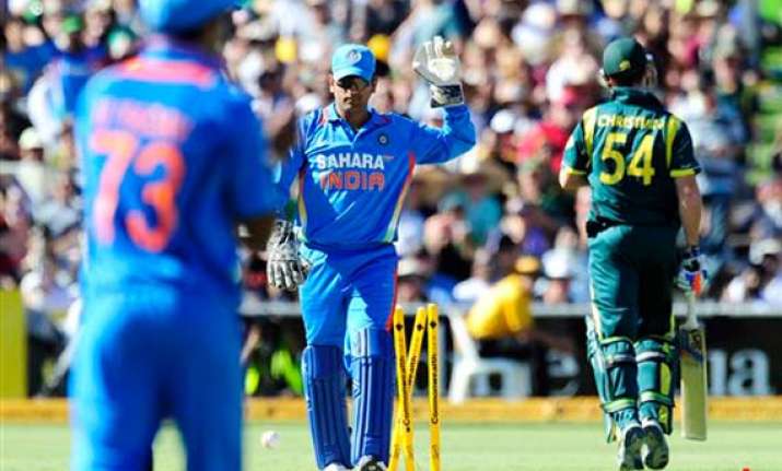 table toppers india aim to stifle cornered aussies