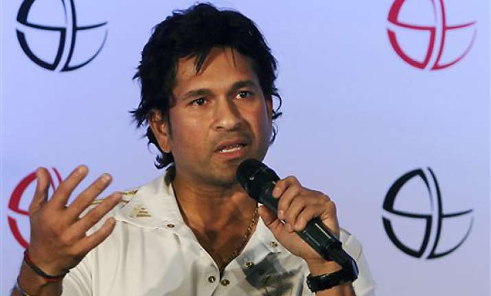 tendulkar doesn t want comparison of 800 wickets with 100