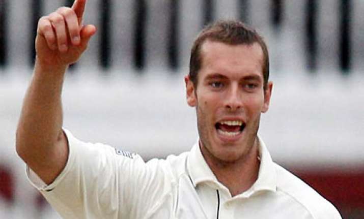 tremlett can bring sachin down says warne