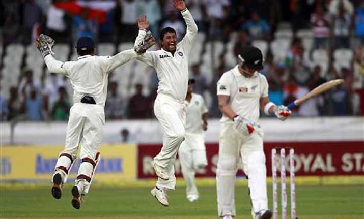 spinners put india on top as new zealand top order collapses