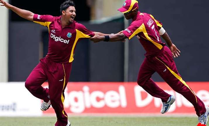 west indies defeats pakistan by 10 wickets