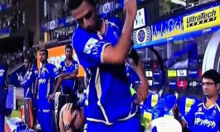 when rahul dravid threw his cap in anger