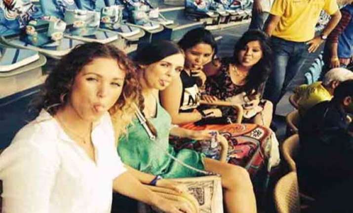 why should boys have all the fun says sakhshi dhoni