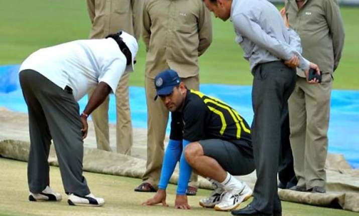 wicket will not assist spinners initially dhoni
